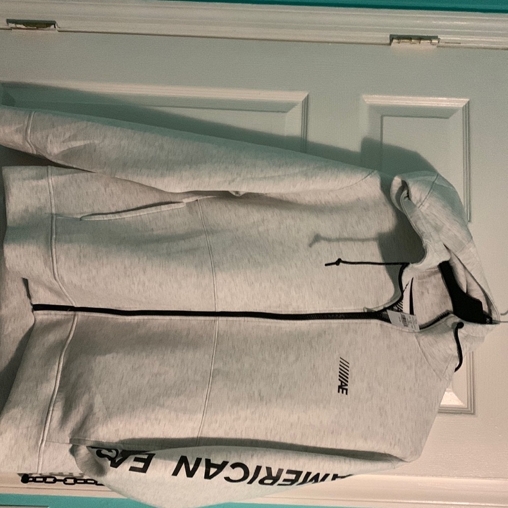 Hoodie American Eagle in white with legend on left side arm XXL size!!!
